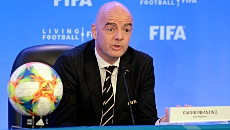 «Φρένο» στους απεριόριστους δανεισμούς ποδοσφαιριστών μεταξύ των ίδιων συλλόγων από τη FIFA