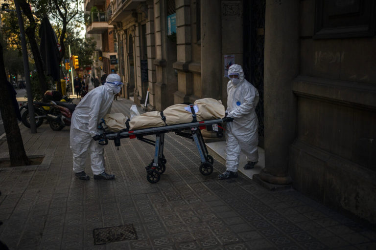 Διεθνής Αμνηστία: Δεκάδες υποθέσεις θανάτων ηλικιωμένων σε γηροκομεία στην Ισπανία δεν διερευνήθηκαν επαρκώς