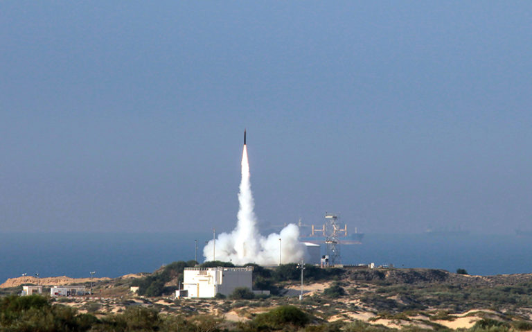 Ισραήλ και ΗΠΑ δοκίμασαν το σύστημα Arrow 3 – Εξουδετερώνει πυραύλους εκτός ατμόσφαιρας