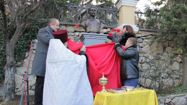 Οι Έλληνες της Ρωσίας τίμησαν τον ‘Έλληνα αγωνιστή και Ρώσο στρατηγό Θεοδόσιο Ρεβελιώτη