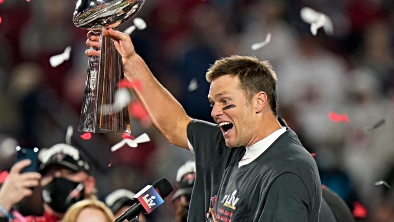 Τέλος εποχής στο NFL: Αποχώρησε από την ενεργό δράση ο «θρυλικός» Τομ Μπρέιντι