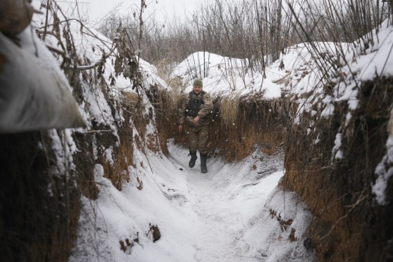 Εντείνονται οι φόβοι για ρωσική εισβολή στην Ουκρανία – Ρώσοι μεταφέρουν φιάλες αίματος στα σύνορα
