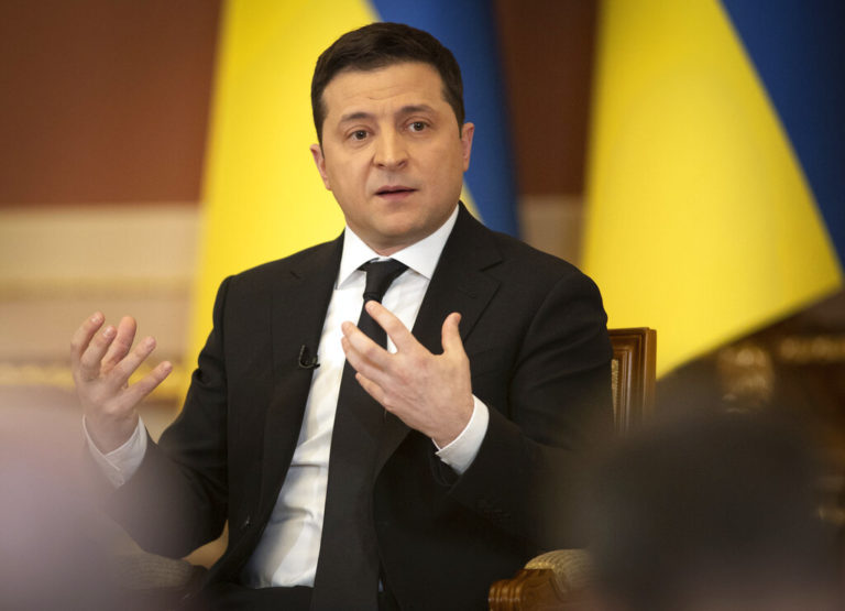 Ουκρανία: Ο Ζελένσκι προσκάλεσε τον Μπάιντεν στο Κίεβο