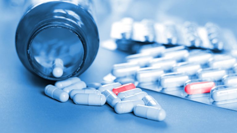 ΦΣΘ: Μείωση κινδύνου νοσηλείας ή θανάτου έως και 88% παρέχουν τα νέα αντιικά φάρμακα κατά της COVID-19