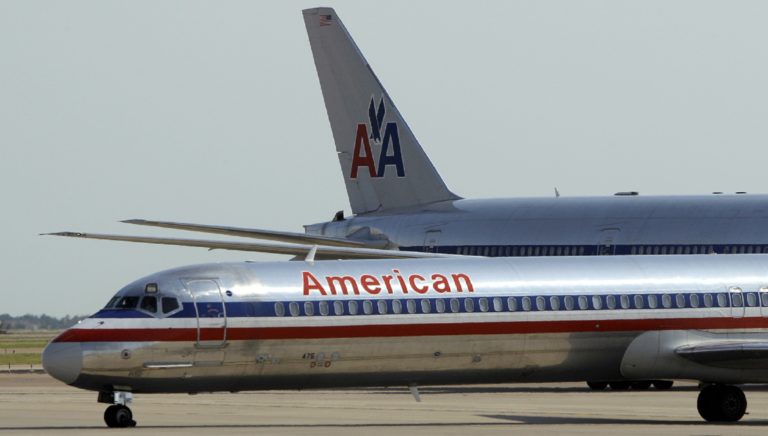 ΗΠΑ: Απείθαρχος επιβάτης της American Airlines προκάλεσε εκτροπή πτήσης