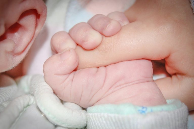 Έρευνα: Τα μωρά που γεννήθηκαν μέσα στην πανδημία έχουν ελαφρώς χειρότερες επιδόσεις στα αναπτυξιακά τεστ