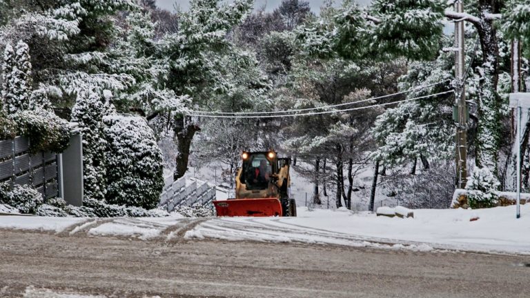 Αστυνομία: Που υπάρχουν προβλήματα λόγω των χιονοπτώσεων