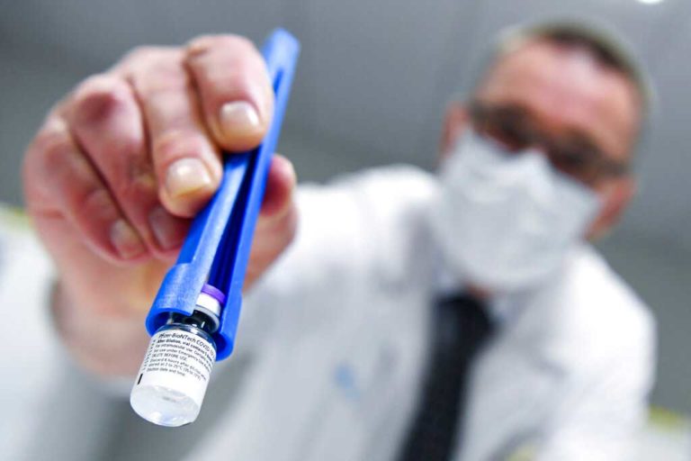 Έρευνα: Ασφαλή τα εμβόλια κατά της Covid19 για ασθενείς με ρευματικές και μυοσκελετικές παθήσεις