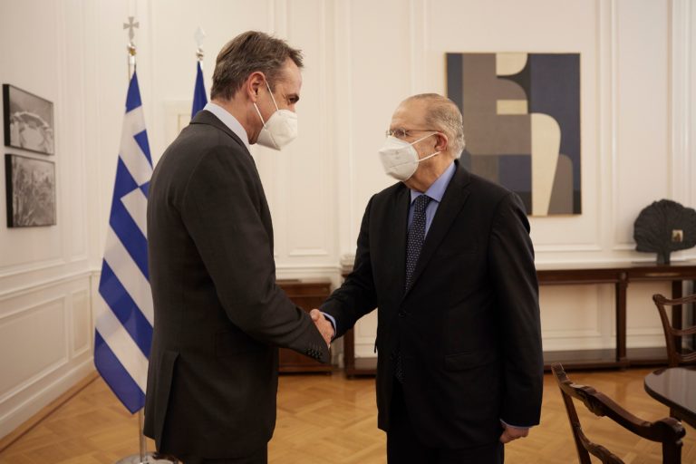 Συνάντηση Κ. Μητσοτάκη με τον υπουργό Εξωτερικών της Κύπρου Ι. Κασουλίδη