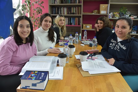 Κομοτηνή: Μετά από τρία εξάμηνα οι φοιτητές του ΔΠΘ επέστρεψαν στη δια ζώσης εξεταστική
