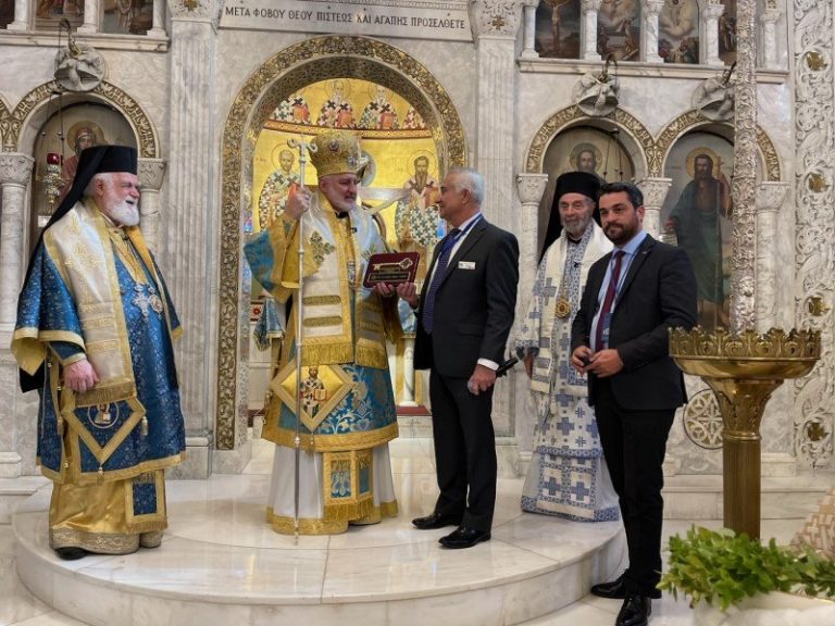 Στον εορτασμό των Θεοφανείων στο Τάρπον Σπριγνκς της Φλόριντα ο Δήμαρχος Χανίων