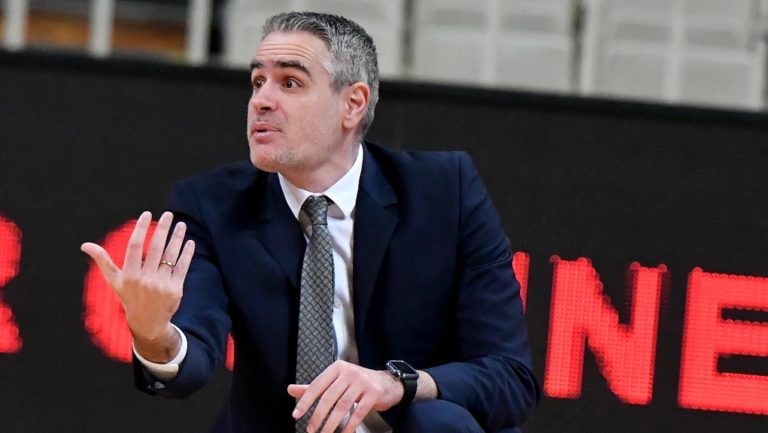 Καστρίτης: «Κρατάμε το δεύτερο ημίχρονο, καρδιοχτυπήσαμε με τον Κέλι»