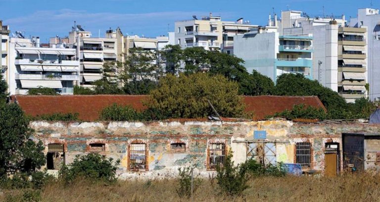 Θεσσαλονίκη: Να αποδοθεί στον Δήμο Καλαμαριάς το σύνολο του πρώην στρατοπέδου «Κόδρα» ζητάει το ΚΚΕ