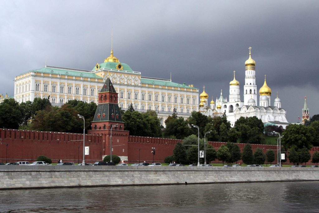 Το Κρεμλίνο ελπίζει στην εξεύρεση ειρηνευτικής λύσης από τις διαπραγματεύσεις Μόσχας – Κιέβου