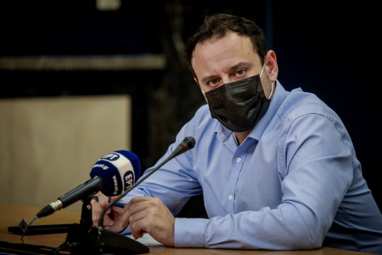 Γκ. Μαγιορκίνης στο ertnews: Τι ισχύει με τις επαναλοιμώξεις – «Να περιμένουμε 1-2 μήνες να κλείσει ο κύκλος της Όμικρον»