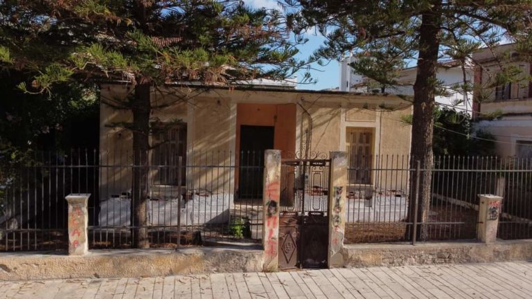 Ναύπλιο: Παρέμβαση του ΥΠΠΟ ζητάει ο δήμος Ναυπλίου για την οικία  Ν. Καρούζου