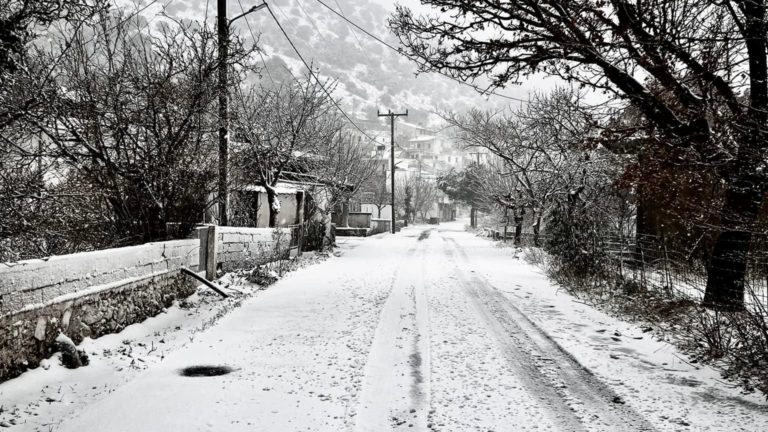 Κρήτη: Τα χιόνια κλείνουν κι άλλους δρόμους – Που χρειάζονται αντιολισθητικές αλυσίδες