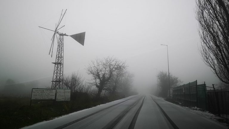 Κρήτη: Ισχυρή χιονόπτωση στο Οροπέδιο Λασιθίου – Κλειστά τα σχολεία την Παρασκευή (βίντεο)