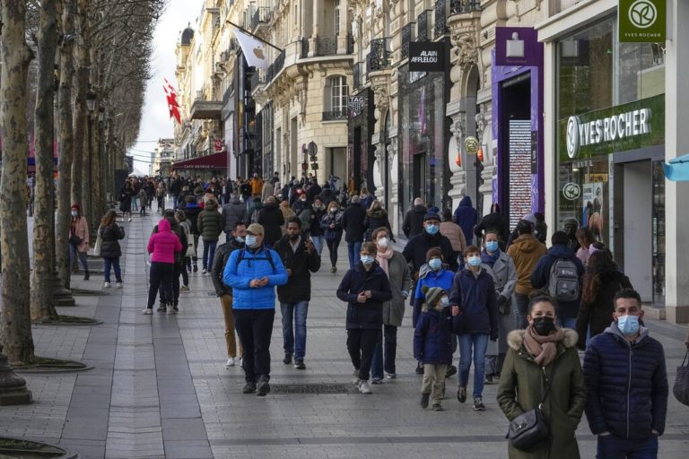 Γαλλία: Υιοθετήθηκε το σχέδιο νόμου για το εμβολιαστικό πάσο από την Εθνοσυνέλευση