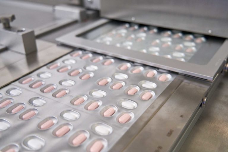 Άνοιξε η πλατφόρμα για τη χορήγηση αντιικών φαρμάκων σε ασθενείς με κορονοϊό – Η διαδικασία για τους πολίτες