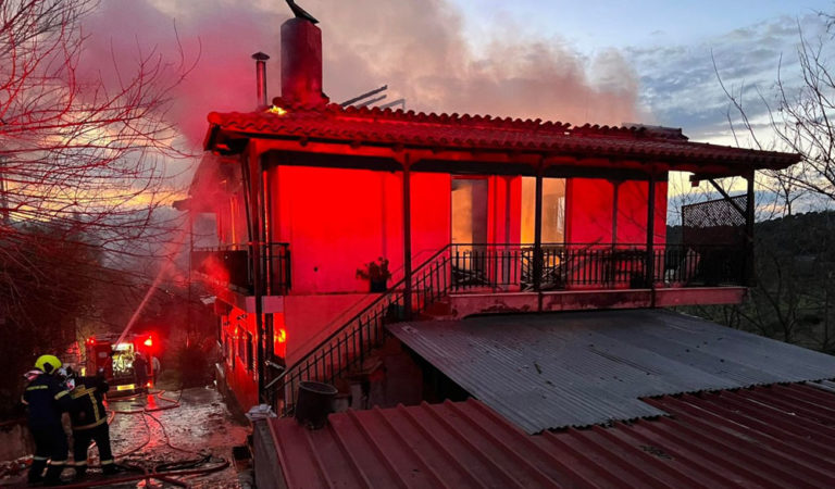 Καταστροφή κατοικίας από μεγάλη φωτιά στο Λαντζόι Πύργου