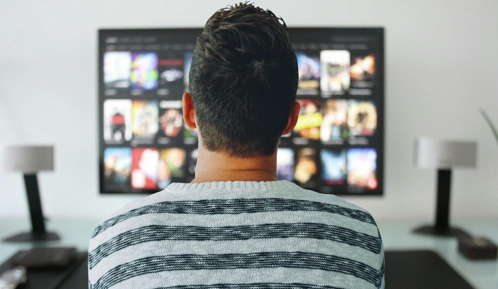 Έρευνα: Σοβαρός κίνδυνος θρόμβωσης για όσους βλέπουν τηλεόραση πάνω από τέσσερις ώρες την ημέρα