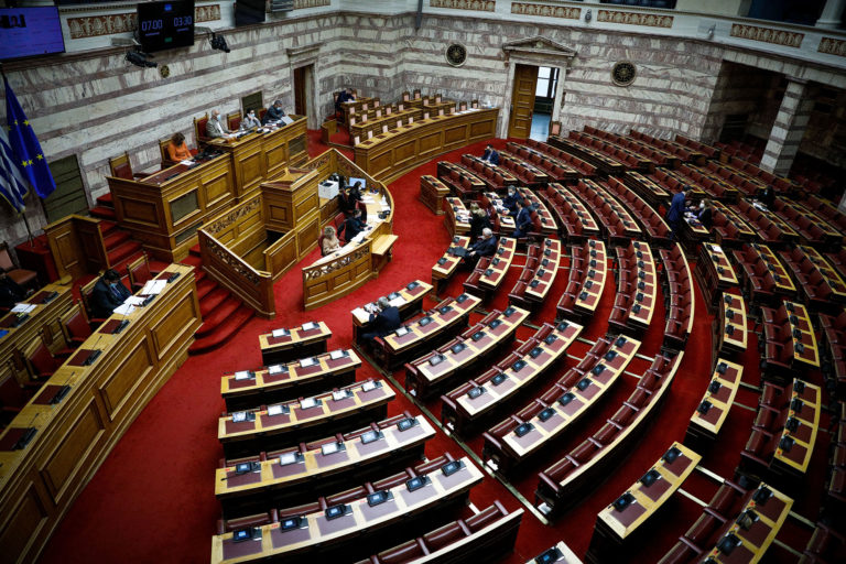 Live από τη Βουλή η συζήτηση της πρότασης δυσπιστίας του ΣΥΡΙΖΑ