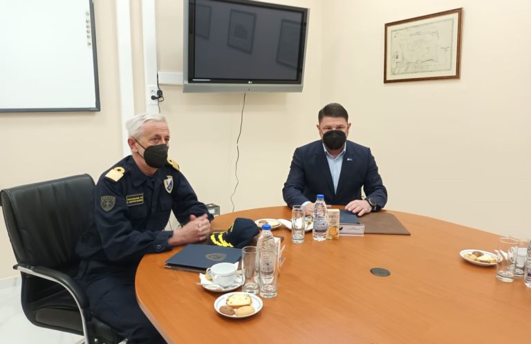 Σύσκεψη υπό τον Νίκο Χαρδαλιά στον Ναύσταθμο Κρήτης (βίντεο)