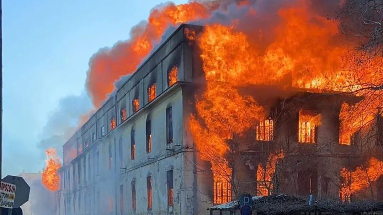 Υπό πλήρη έλεγχο η φωτιά στο κέντρο της Ξάνθης (video)