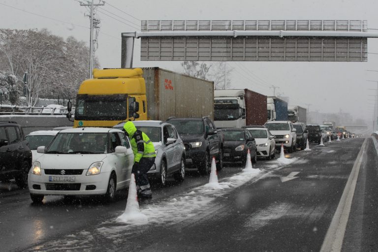 Το ΜέΡΑ25 για το κλείσιμο των αυτοκινητόδρομων λόγω του χιονιά
