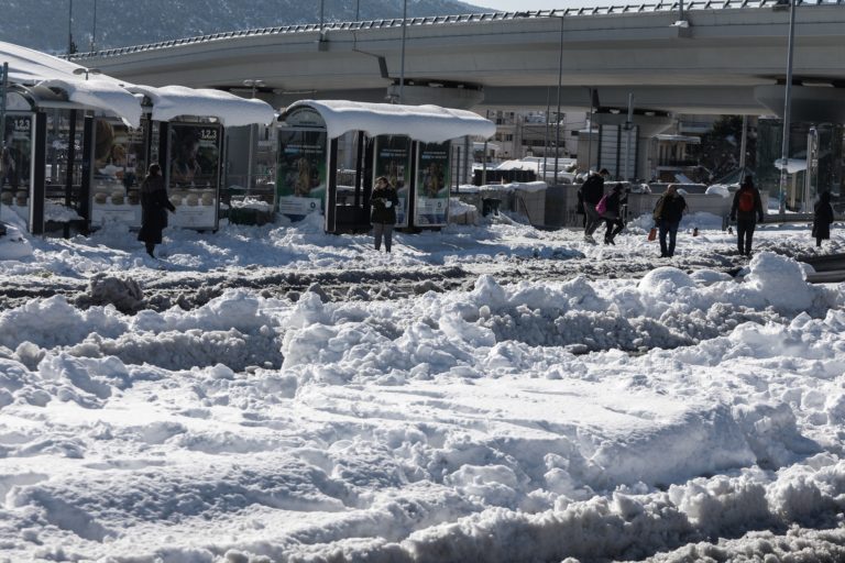 Παγοδρόμιο η Αττική – Πού εντοπίζονται τα προβλήματα – Οδοιπορικό της ΕΡΤ