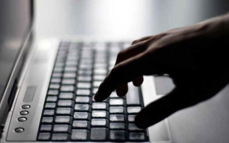 Θύματα διαδικτυακής απάτης πατέρας και κόρη στα Χανιά – Έκαναν “φτερά” από τον λογαριασμό τους 12.000 ευρώ
