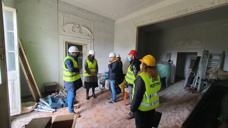 Κέρκυρα: Στο κτίριο Γιαλλινά η Μερόπη Υδραίου για τα έργα αποκατάστασης