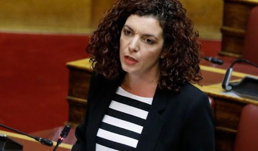 Λέσβος: Κομνηνάκα κατά Αθανασίου και δημοτικής αρχής για τη νέα δομή