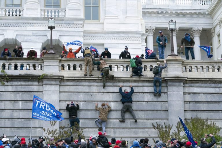 ΗΠΑ: Συνελήφθη αρχηγός ακροδεξιάς οργάνωσης για την επίθεση στο Καπιτώλιο