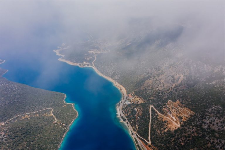 Ο καιρός με την Ν. Ζιακοπούλου:  Ήπιες οι καιρικές συνθήκες τα Θεοφάνεια- Πολλές οι βροχές από την Παρασκευή (video)