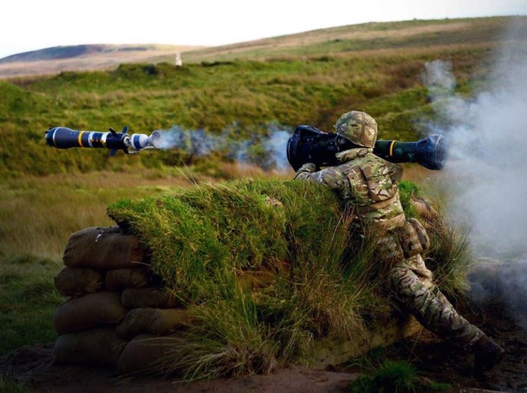 Βρετανία: μαχητικός οπλισμός στην Ουκρανία και αντιδράσεις από Ρωσία