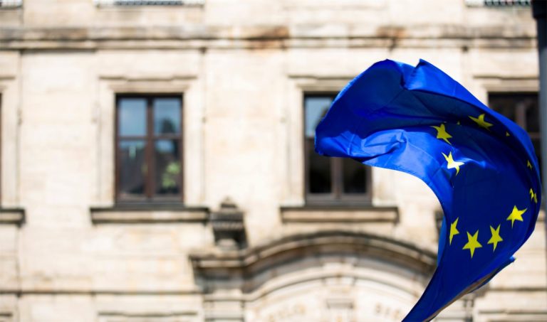 O Τόμας Βίζερ μιλά στην ΕΡΤ για το Grexit, την Ευρωζώνη και το Ευρώ