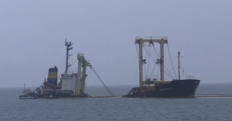 Στην ΕΡΤ οι ναυαγοσώστες που έσωσαν το πλήρωμα του φορτηγού πλοίου στην Κίσσαμο