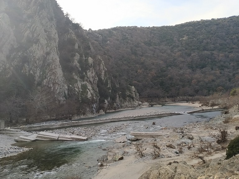 Kωλυσιεργούν δύο χρόνια οι αρχές για τις παρεμβάσεις στους αναβαθμούς του Κομψάτου