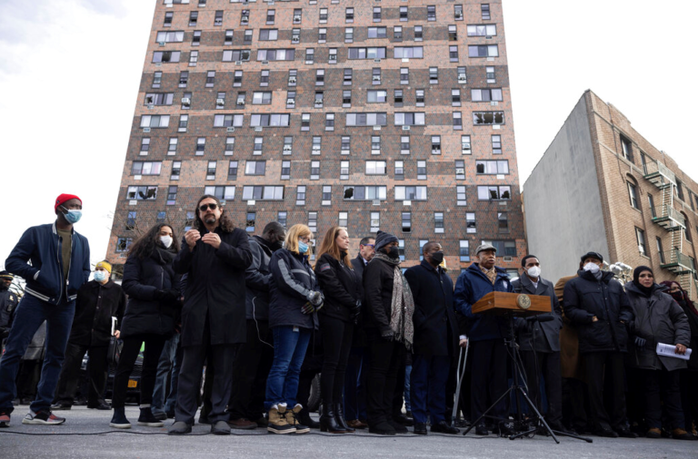 Νέα Υόρκη: 17 οι νεκροί από τη φωτιά σε κτίριο στο Μπρονξ