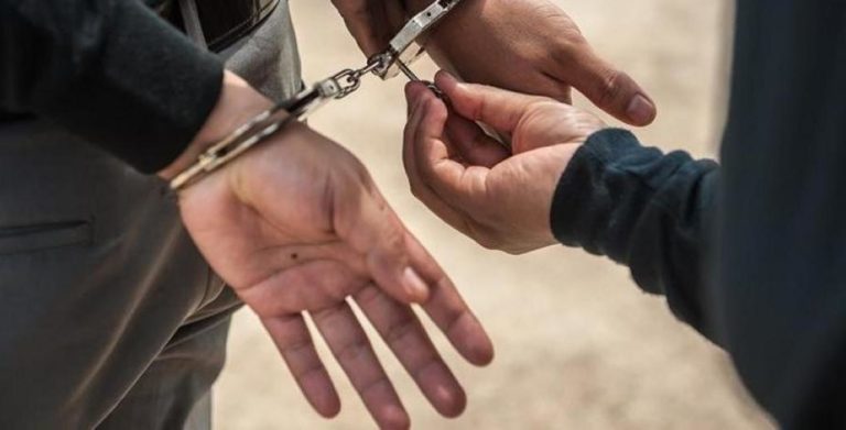 Λάρισα: Συλλήψεις τριών ατόμων για κατοχή κάνναβης και ναρκωτικών χαπιών