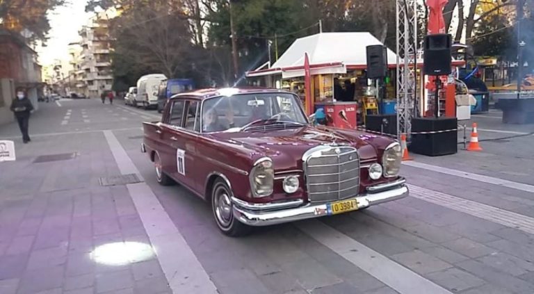 Ράλλυ Ιστορικών Αυτοκινήτων Τρίπολης: Νοσταλγία και θαυμασμός