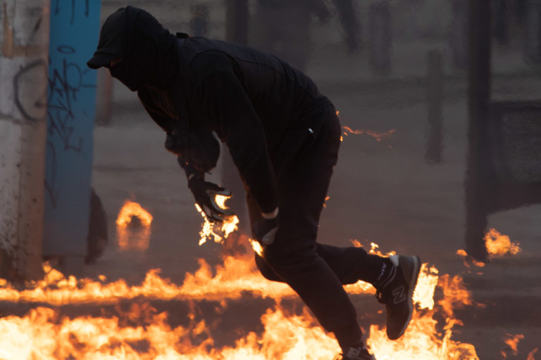 Δύο συλλήψεις και 30 προσαγωγές για τα επεισόδια στη Θεσσαλονίκη