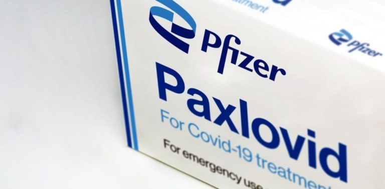 Η Pfizer ανακοίνωσε ότι το χάπι Paxlovid δεν αποτρέπει τη μόλυνση από τον κορονοϊό