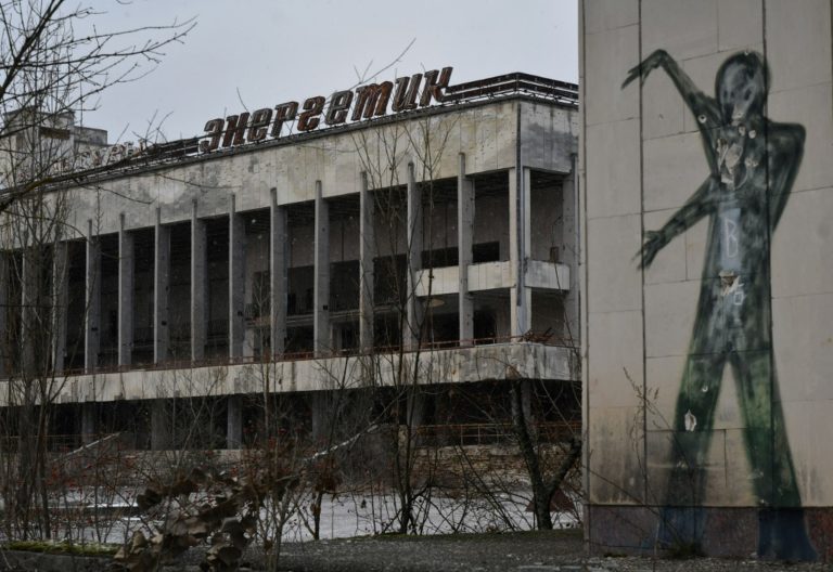 Ουκρανία – Τσερνόμπιλ: Από πυρηνικός εφιάλτης, θέατρο πολέμου (video)