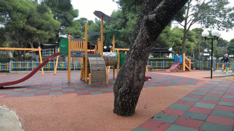 Δήμος Θεσσαλονίκης: Αναβαθμίζονται παιδικές χαρές για να γίνουν φιλόξενες και για τα παιδιά με αναπηρίες