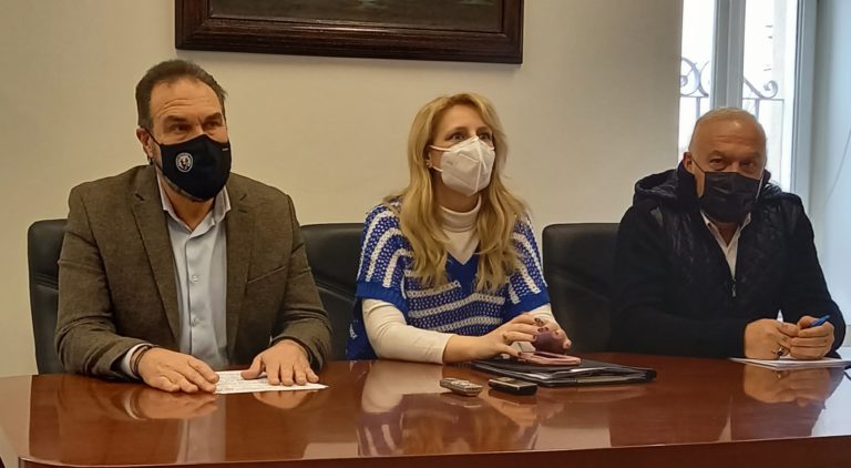 Η Φλώρινα λέει σιωπηλά ΟΧΙ στη βία (βίντεο)