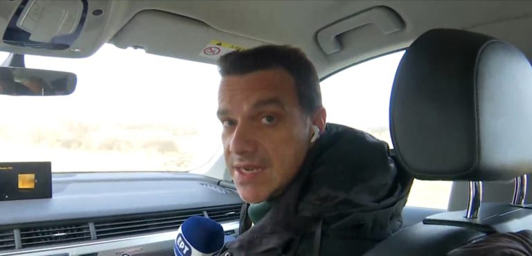 Πόλεμος στην Ουκρανία: Οδοφράγματα στους δρόμους  – Πώς διέφυγαν από τη Ζαπορίζια οι απεσταλμένοι της ΕΡΤ