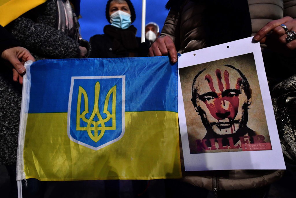 Σε πολιορκία η Ουκρανία – Παγκόσμια συστράτευση ενάντια στη Ρωσία